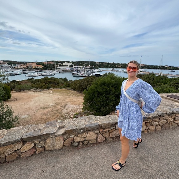 Meet your Posher, Allie - Picture 1 of 1